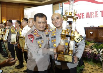 Penyelesaian Perkara Terbaik !! Kapolda Jateng Berikan Penghargaan ke Kapolresta Pati