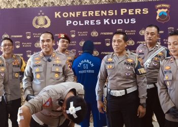 Viral Anggota Bergantung di Mobil, Kini Kapolres Angkat Bicara