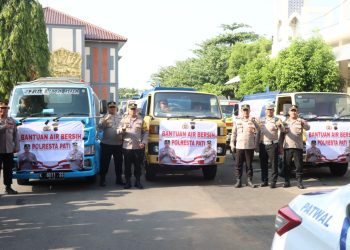 Polresta Pati Droping Air Bersih di Tiga Kecamatan