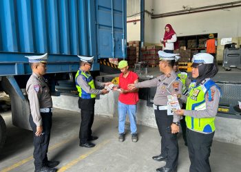 Polisi Beri Edukasi Keselamatan Berkendara bagi Karyawan PT. Garuda Food