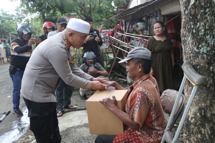 Polresta Pati Berbagi Berkah, 10 Warga Sukoharjo Terima Bantuan