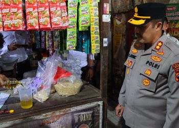 Kapolres dan Satgas Pangan Kudus Cek Akurasi Takaran Minyak Goreng di Pasar