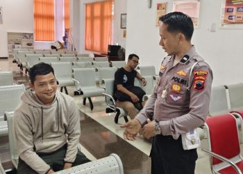 Antusiasme Warga Tinggi, Aipda Sucipto Imbau Ketertiban Dalam Bayar Pajak Kendaraan