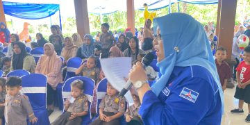 Balita Ketanggan Gembira Terima Bingkisan HUT Demokrat