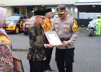 Perkuat Sinergi dengan Masyarakat, Polres Rembang Beri Penghargaan ke Empat Warga Prestasi